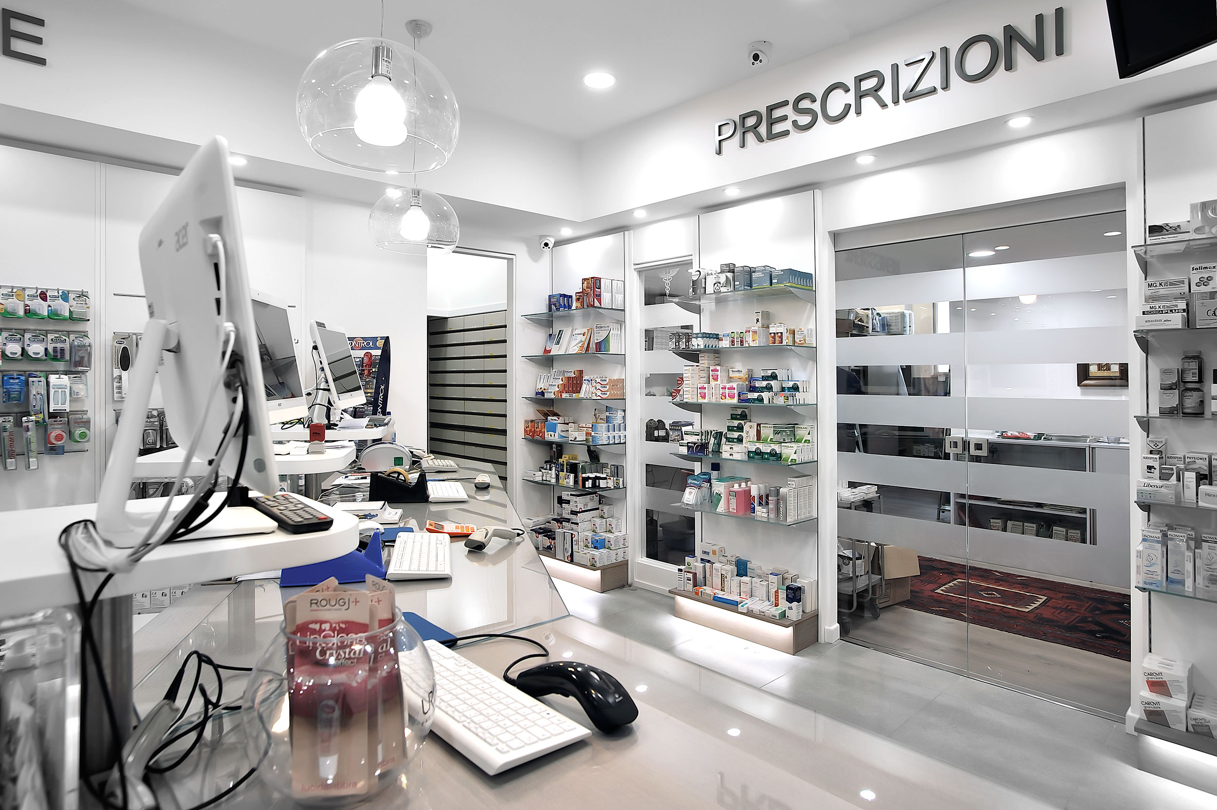 I reparti della Farmacia Strasburgo di Palermo